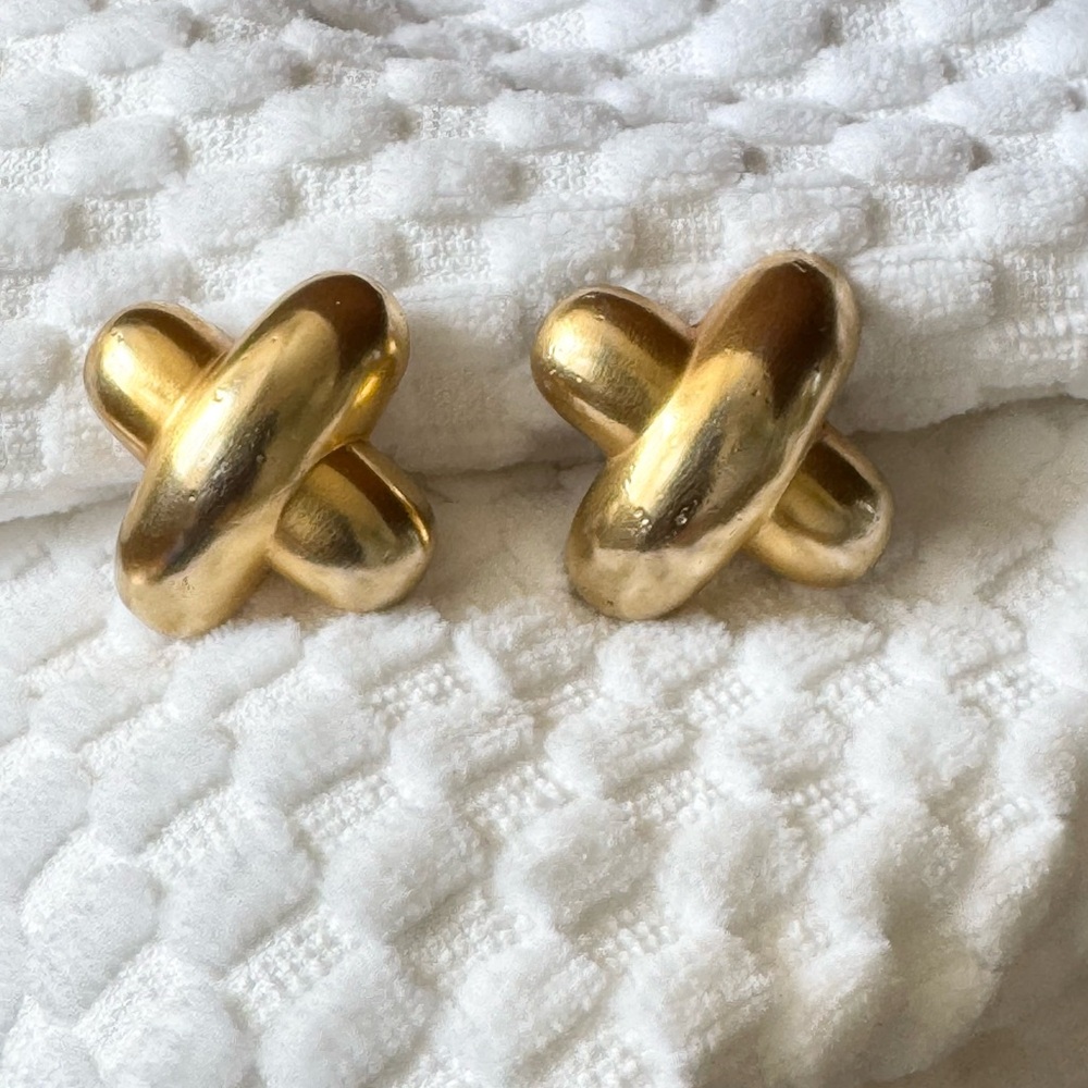 Vintage Puffy X Design Clip On Earrings‎